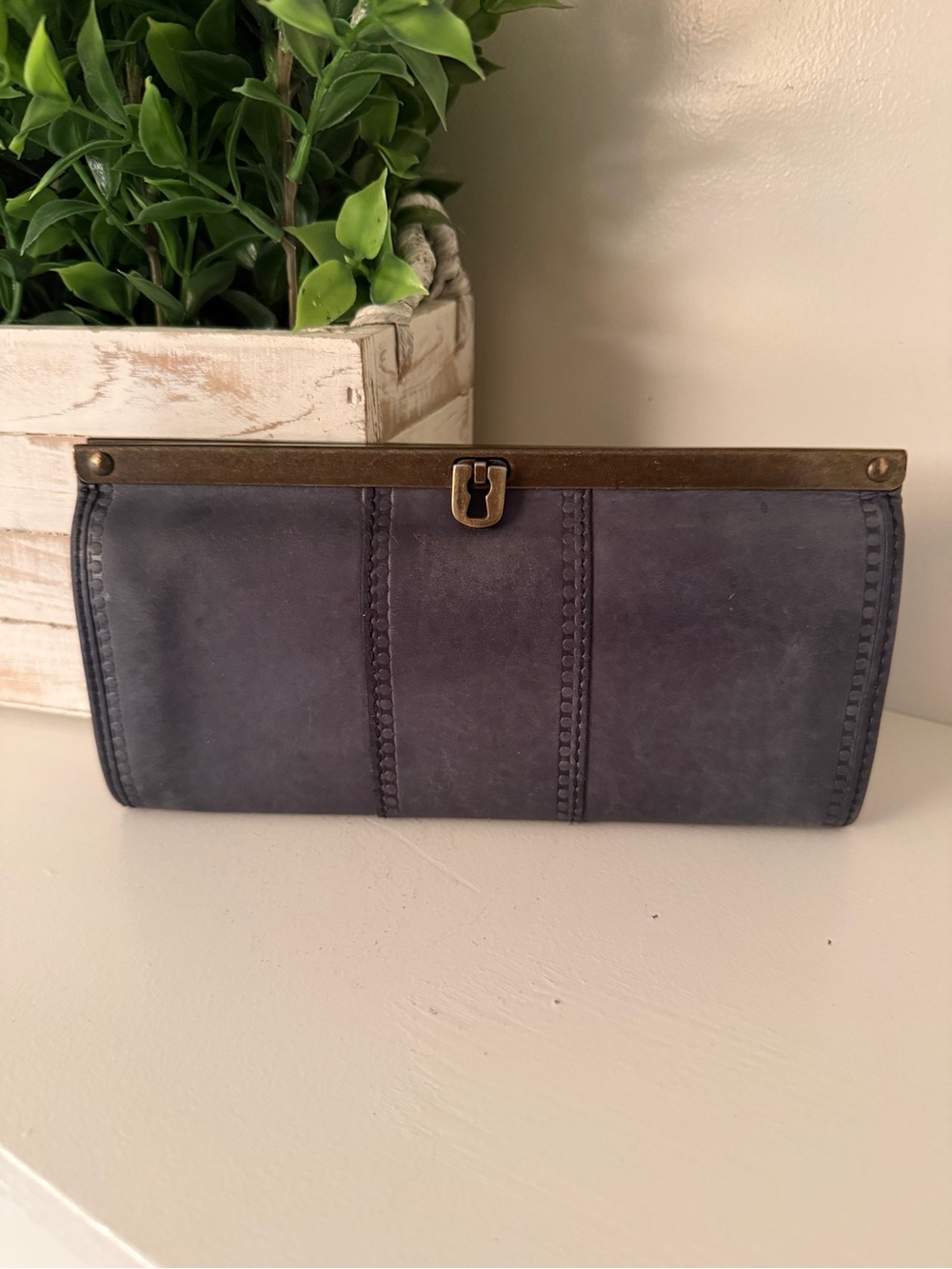 Fossil Vintage Reissue Navy Blue Leather Frame Clutch Wallet Kiss Lock Organizer